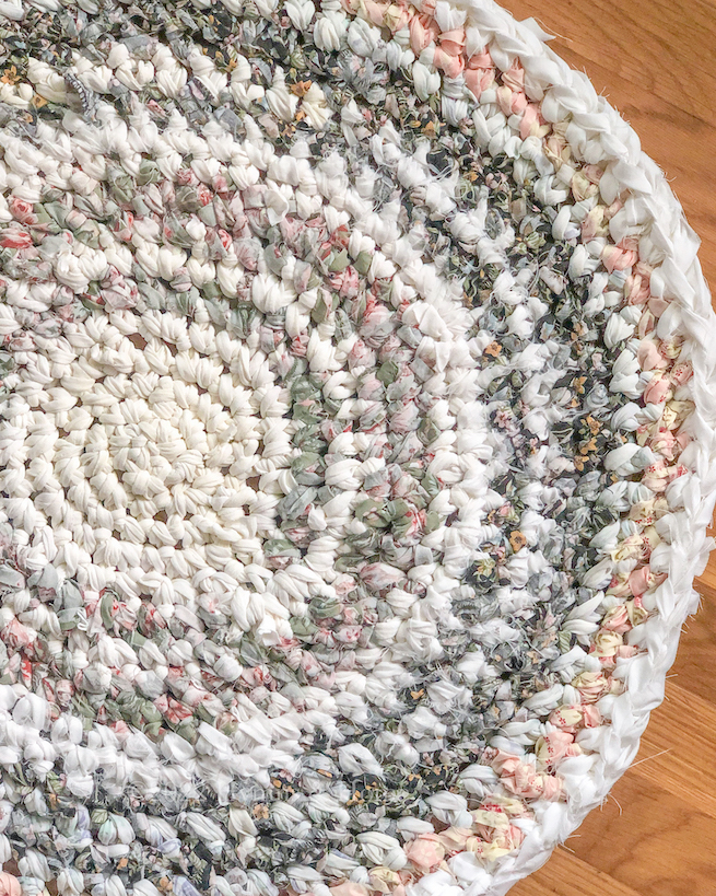 How to Make an Easy Rag Rug - Hymns & Home